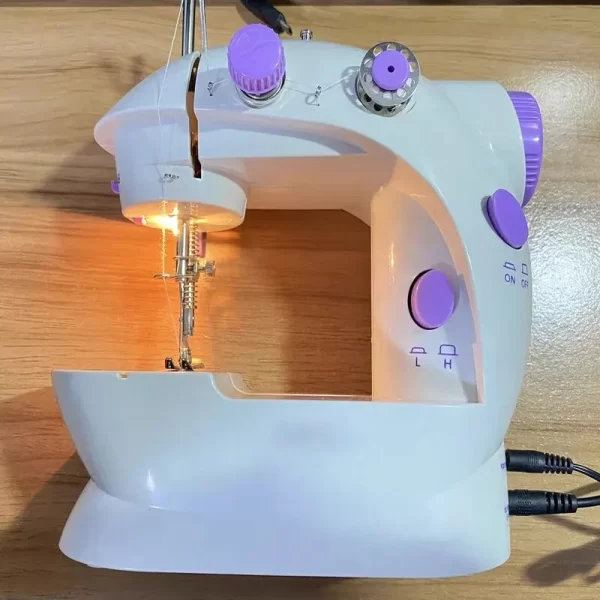 Máquina de costura doméstica 202Mini Máquina de costura portátil com cortador de luz Pedal Máquina de costura portátil com luz noturna - Imagem 5
